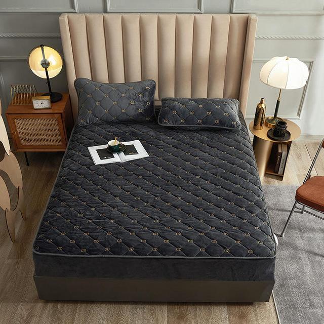 Luxury Mattress Cover Thicken Soft Velvet - Sabreeonline