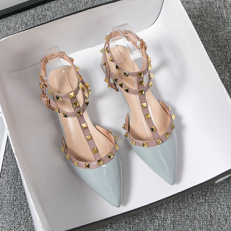 Pointed Rivet Casual Shoes