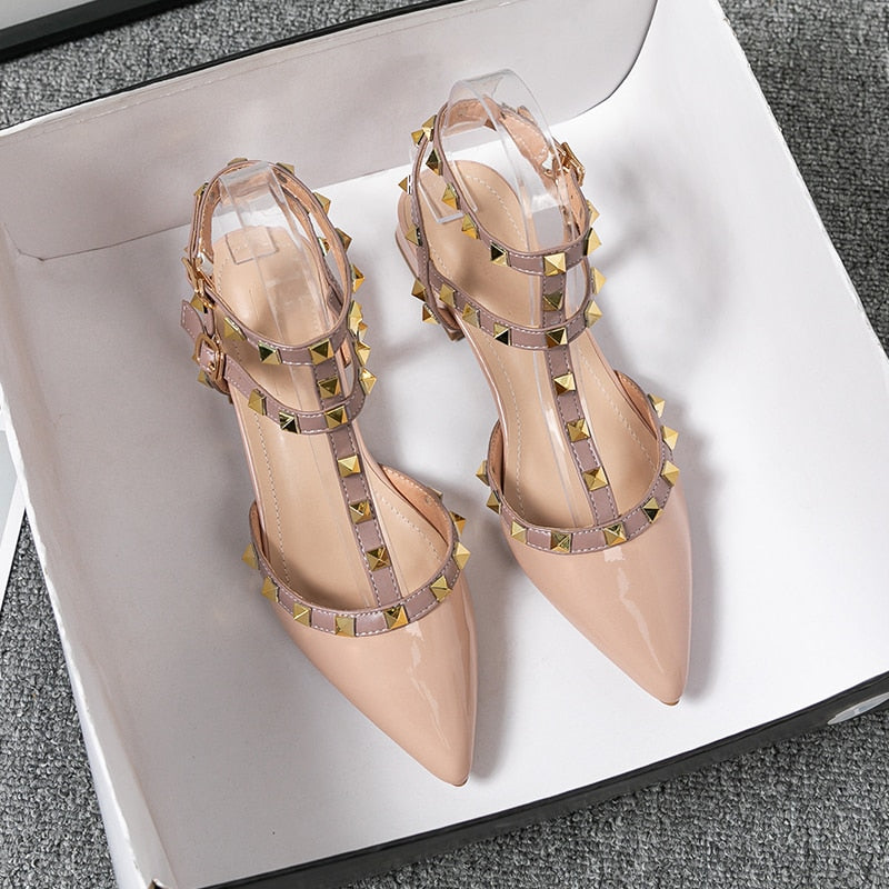Pointed Rivet Casual Shoes