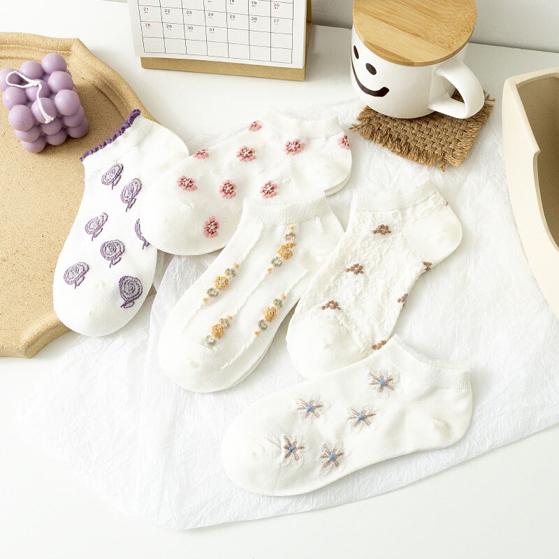 Printed Comfortable Embroidered Flower Socks - Sabreeonline