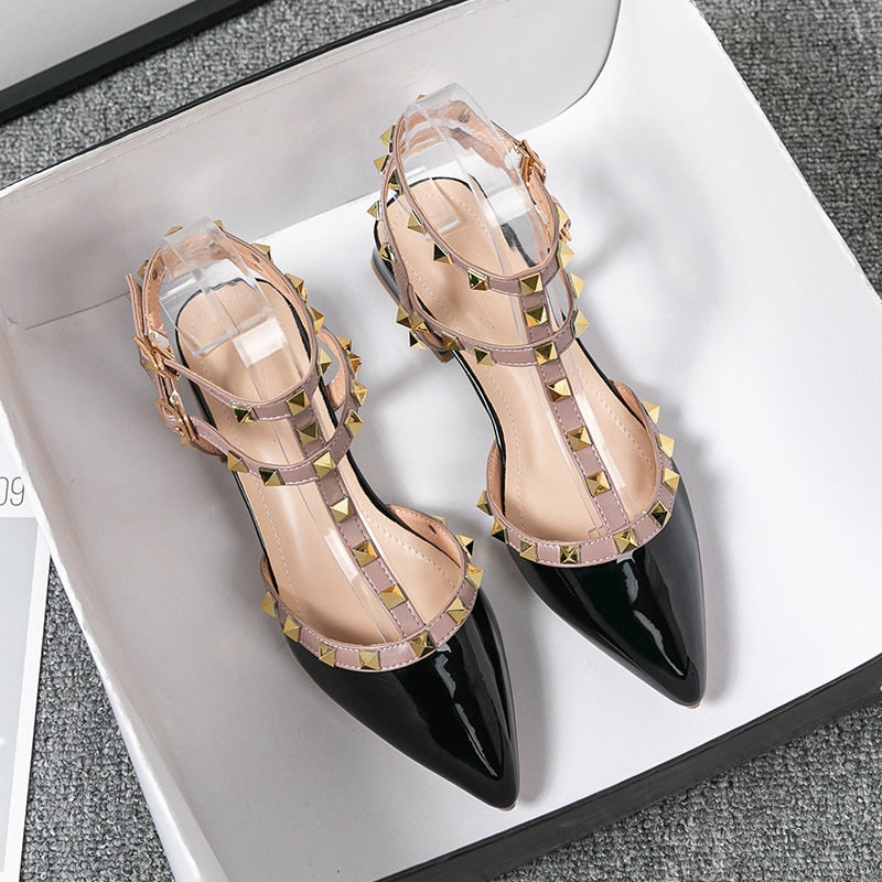 Pointed Rivet Casual Shoes