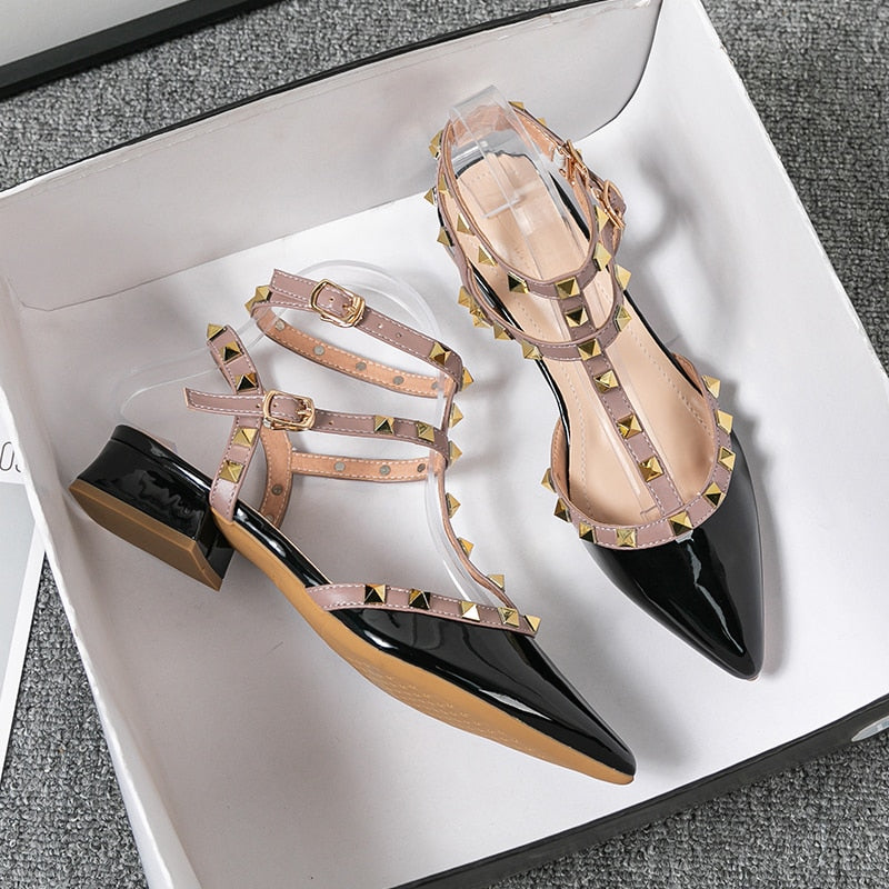 Pointed Rivet Casual Shoes