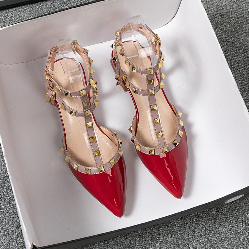 Pointed Rivet Casual Shoes