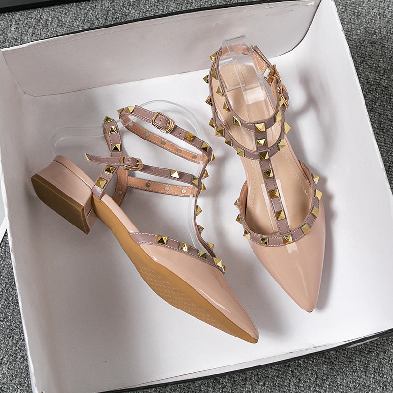 Pointed Rivet Casual Shoes